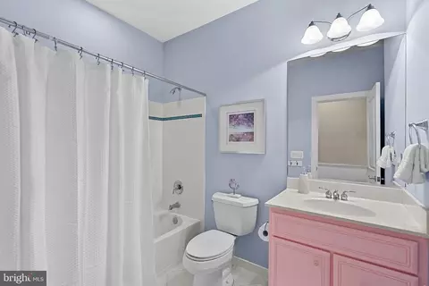 Bath - 10 Crouch St, Sterling, VA 20165 photo 6 of 8
