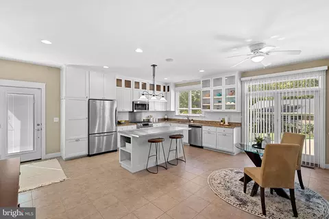 Kitchen - 10 Crouch St, Sterling, VA 20165 photo 1 of 7
