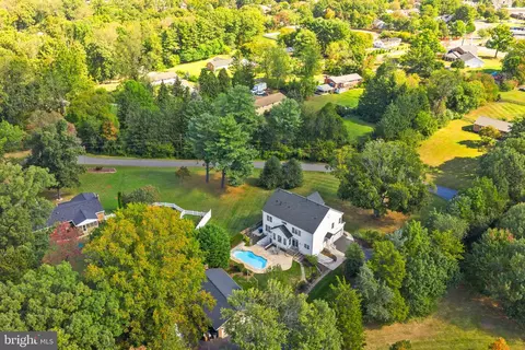 View/Area - 10 Crouch St, Sterling, VA 20165 photo 4 of 15