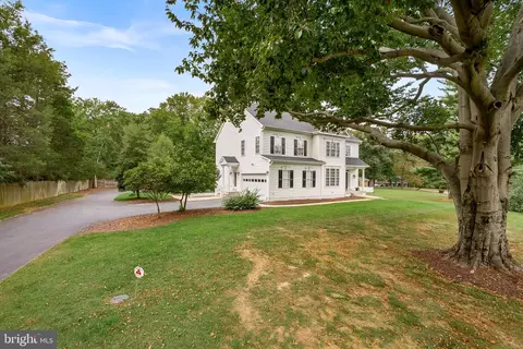 Exterior - 10 Crouch St, Sterling, VA 20165 photo 3 of 16