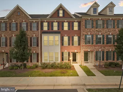 43141 Clarendon Sq, Ashburn, VA 20148