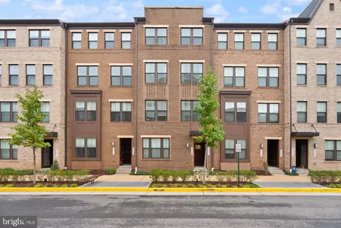 20702 Wood Quay Dr, Sterling, VA 20166