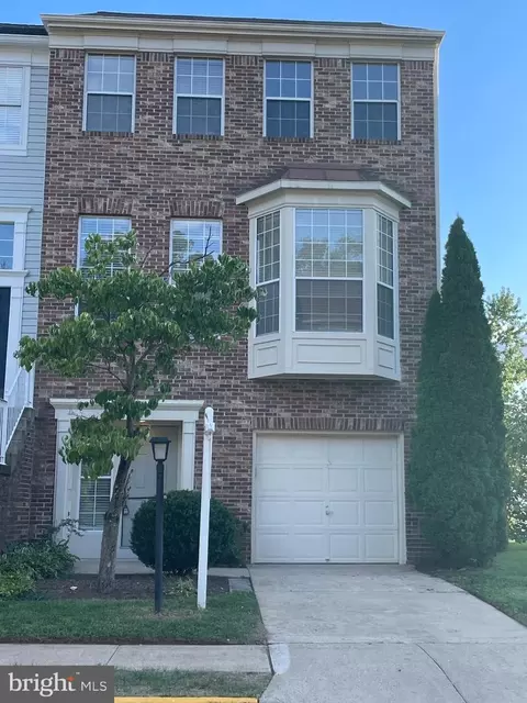 47692 Sandbank Sq, Sterling, VA 20165