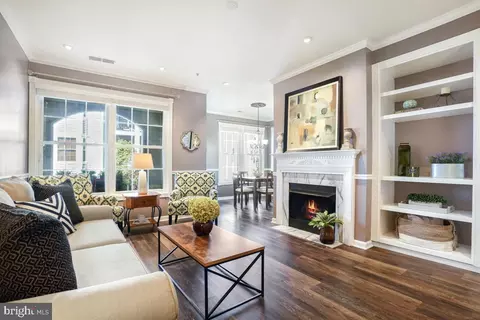 46622 Drysdale Ter #100, Potomac Falls, VA 20165