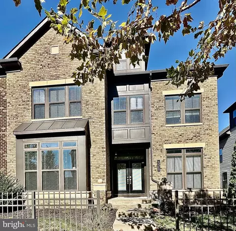 43360 Southland St, Ashburn, VA 20148