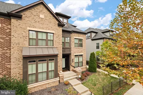 43360 Southland St, Ashburn, VA 20148