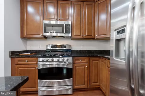 Kitchen - 43841 Centergate Dr, Ashburn, VA 20148 photo 1 of 3