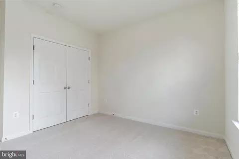 Bedroom - 43841 Centergate Dr, Ashburn, VA 20148 photo 10 of 10