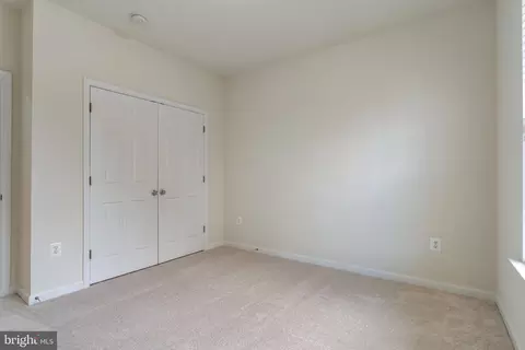 Bedroom - 43841 Centergate Dr, Ashburn, VA 20148 photo 2 of 10