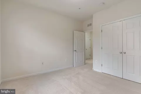 Bedroom - 43841 Centergate Dr, Ashburn, VA 20148 photo 3 of 10
