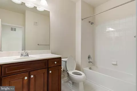 Bath - 43841 Centergate Dr, Ashburn, VA 20148 photo 2 of 2