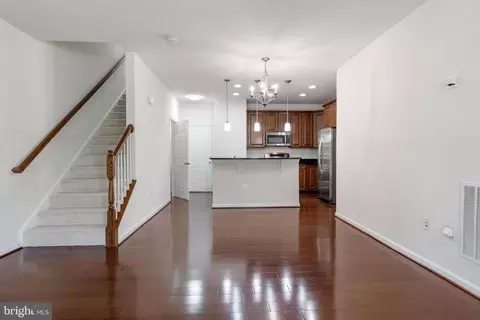 Living - 43841 Centergate Dr, Ashburn, VA 20148 photo 2 of 4