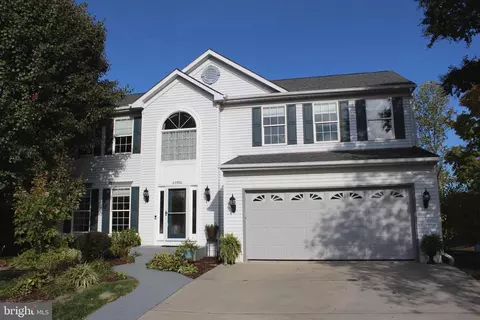 20900 Hollyberry Ct, Ashburn, VA 20147