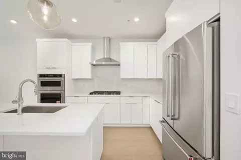 Kitchen - 43501 Monroe Crest Ter, Ashburn, VA 20148 photo 1 of 1