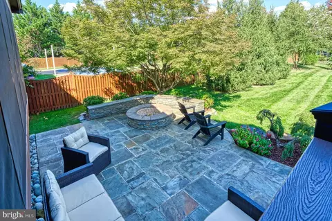 Exterior - 22083 Vantage Pointe Pl, Ashburn, VA 20148 photo 11 of 20