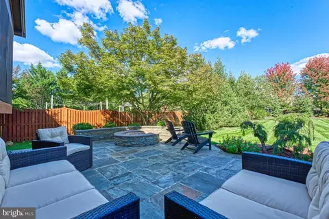 Exterior - 22083 Vantage Pointe Pl, Ashburn, VA 20148 photo 15 of 20
