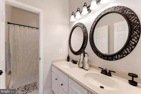 Bath - 22083 Vantage Pointe Pl, Ashburn, VA 20148 photo 3 of 5