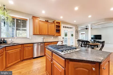 Kitchen - 22083 Vantage Pointe Pl, Ashburn, VA 20148 photo 3 of 3