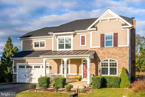 12080 Sunflower Field Pl, Lovettsville, VA 20180