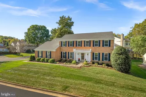 18 Christopher Ln, Sterling, VA 20165 photo 3