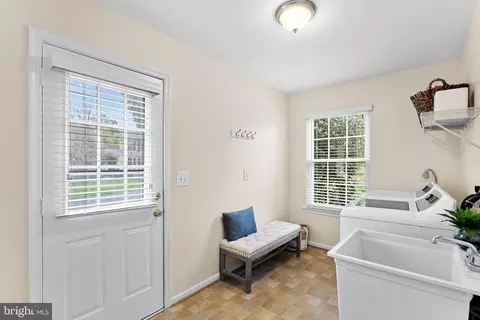 18 Christopher Ln, Sterling, VA 20165 photo 25