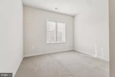 Bedroom - 43186 Mongold Sq, Ashburn, VA 20148 photo 2 of 2