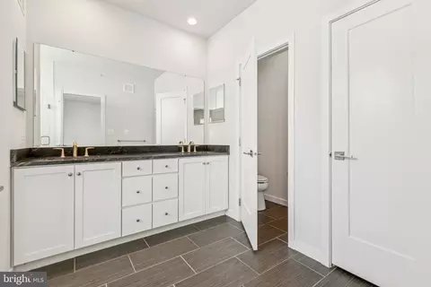 Entry Way - 43186 Mongold Sq, Ashburn, VA 20148 photo 3 of 6