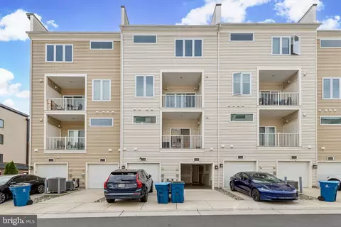 Exterior - 43186 Mongold Sq, Ashburn, VA 20148 photo 4 of 4
