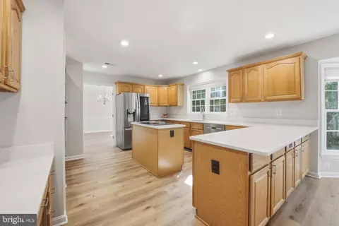Kitchen - 21507 Tithables Cir, Broadlands, VA 20148 photo 3 of 7