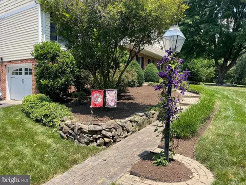 531 S Nursery Ave, Purcellville, VA 20132