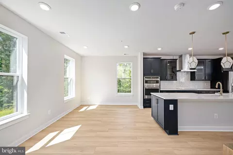 Living - 44577 Strabane Ter, Ashburn, VA 20147 photo 1 of 4