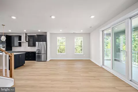 Living - 44577 Strabane Ter, Ashburn, VA 20147 photo 2 of 4