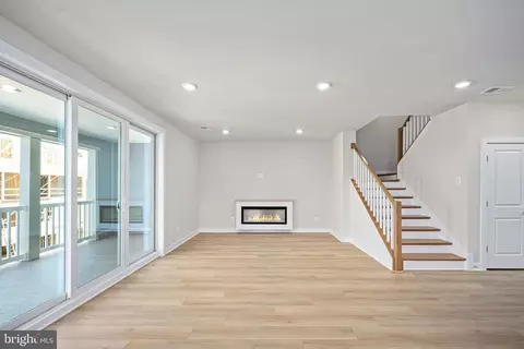 Living - 44577 Strabane Ter, Ashburn, VA 20147 photo 3 of 4