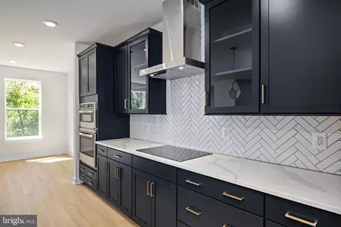 Kitchen - 44577 Strabane Ter, Ashburn, VA 20147 photo 3 of 3