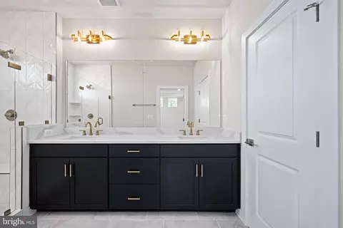Bath - 44577 Strabane Ter, Ashburn, VA 20147 photo 3 of 7