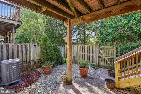 Exterior - 20679 Riptide Sq, Sterling, VA 20165 photo 5 of 5