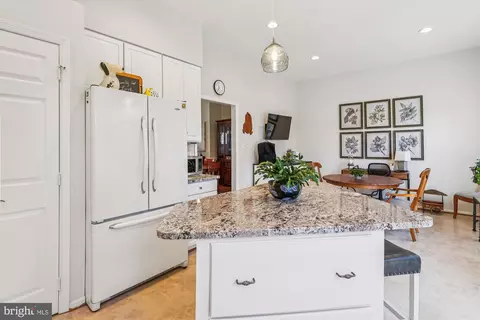 Kitchen - 20679 Riptide Sq, Sterling, VA 20165 photo 4 of 5