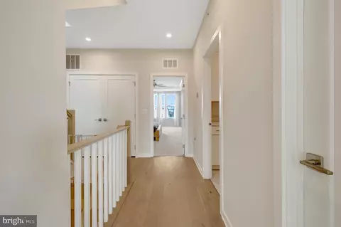 Entry Way - 22088 Midmoore Dr, Ashburn, VA 20148 photo 5 of 7
