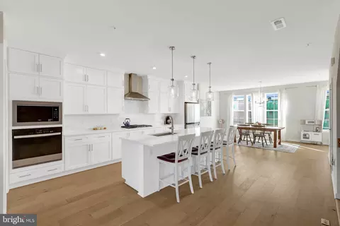 Kitchen - 22088 Midmoore Dr, Ashburn, VA 20148 photo 2 of 3