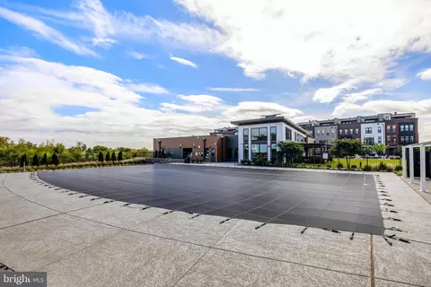 Exterior - 22088 Midmoore Dr, Ashburn, VA 20148 photo 11 of 13