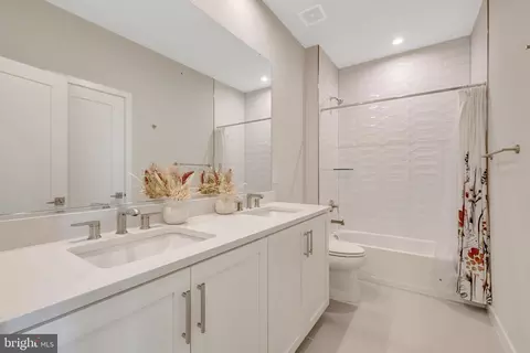 Bath - 22088 Midmoore Dr, Ashburn, VA 20148 photo 2 of 2