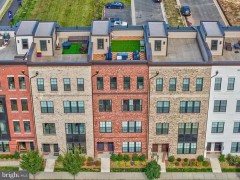 22088 Midmoore Dr, Ashburn, VA 20148