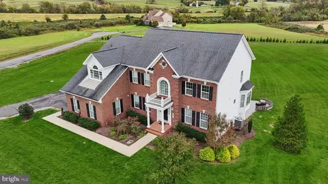 42719 Prairie Merlin Ct, Leesburg, VA 20176