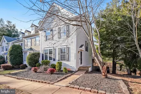 46806 Lawnes Creek Ter, Sterling, VA 20165
