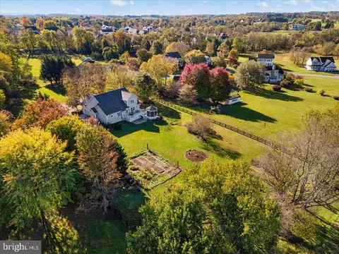 12243 Sedgeway Ln, Lovettsville, VA 20180