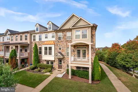 46685 Joubert Ter, Sterling, VA 20165