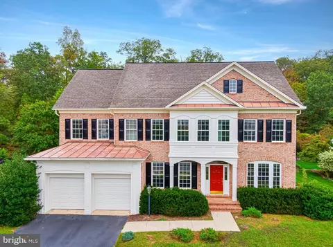 1818 Woods Edge Dr NE, Leesburg, VA 20176