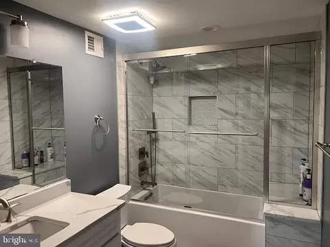 Bath - 304 E Gordon St E, Sterling, VA 20164 photo 2 of 2