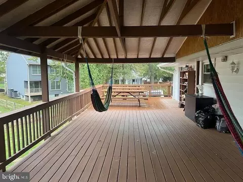 Exterior - 304 E Gordon St E, Sterling, VA 20164 photo 1 of 2