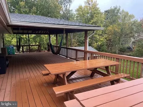 Exterior - 304 E Gordon St E, Sterling, VA 20164 photo 2 of 2